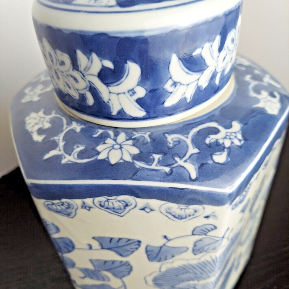 Porcelain Lidded Ginger Jar Vintage Style Blue and White Floral Motif 9" w/Lid - Picture 11 of 15